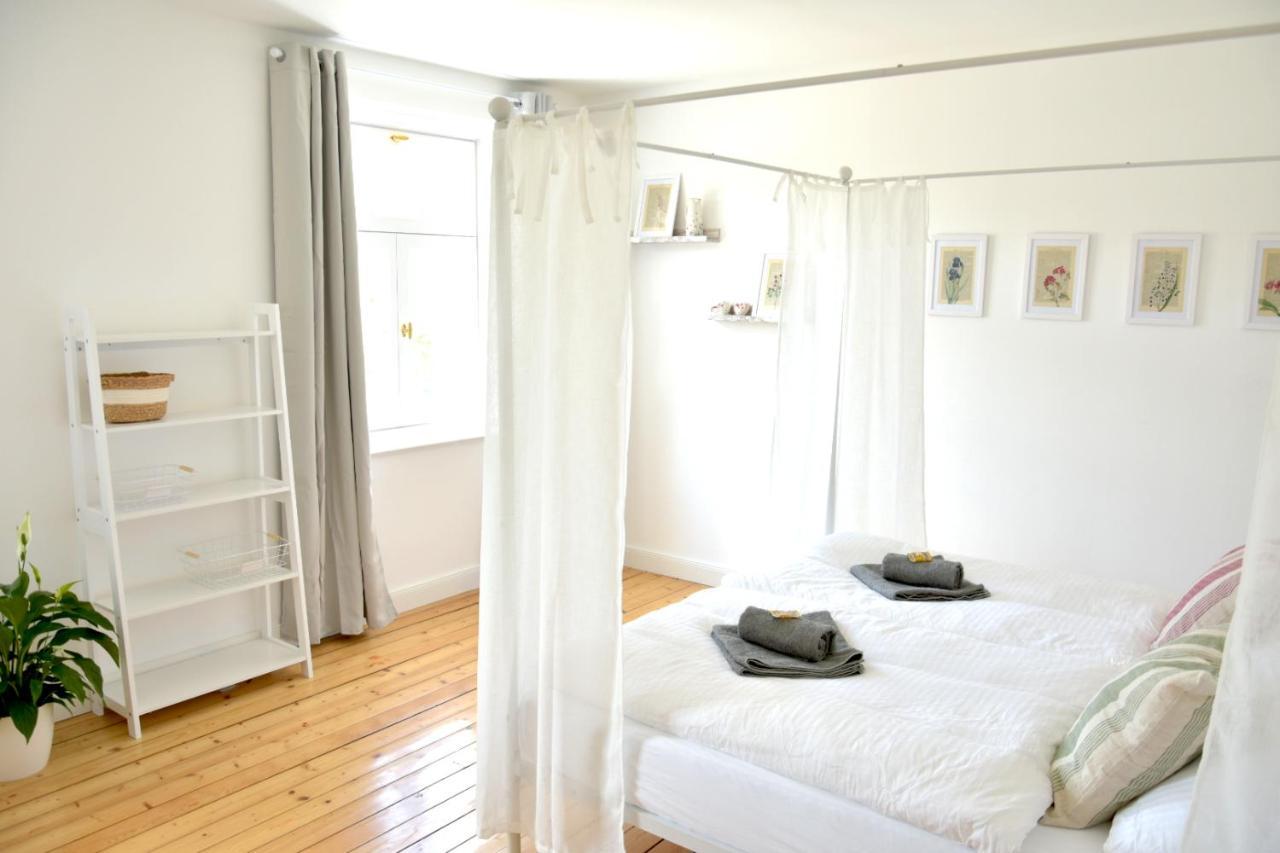White Midsommar - Stilvolle Wohnung, 3 Schlafzimmer, Wohnzimmer, Kueche Landshut Exterior foto